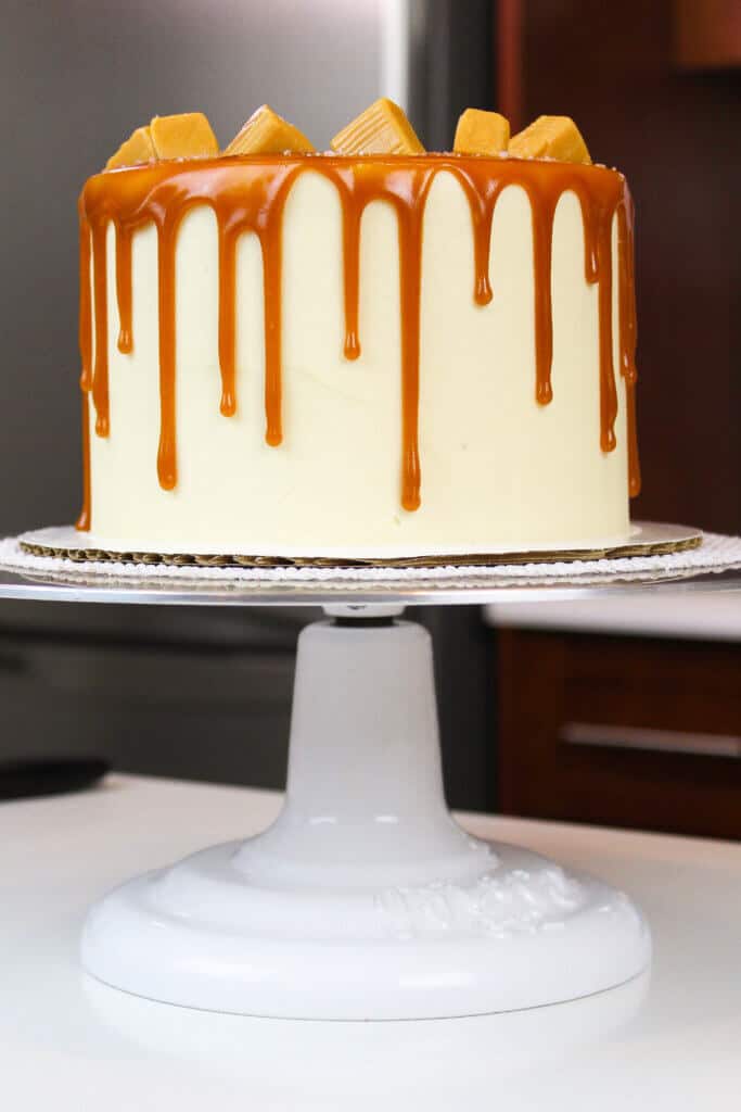 salted caramel cake photo